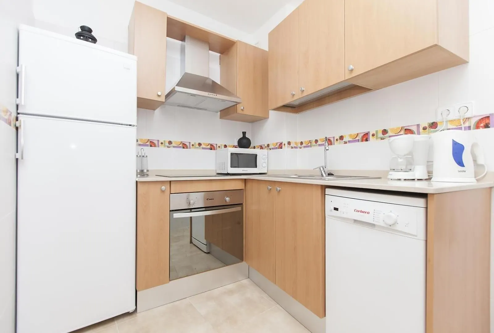 3 Bedroom Apartment Next To Plaza Barcelona 0*,  Španělsko