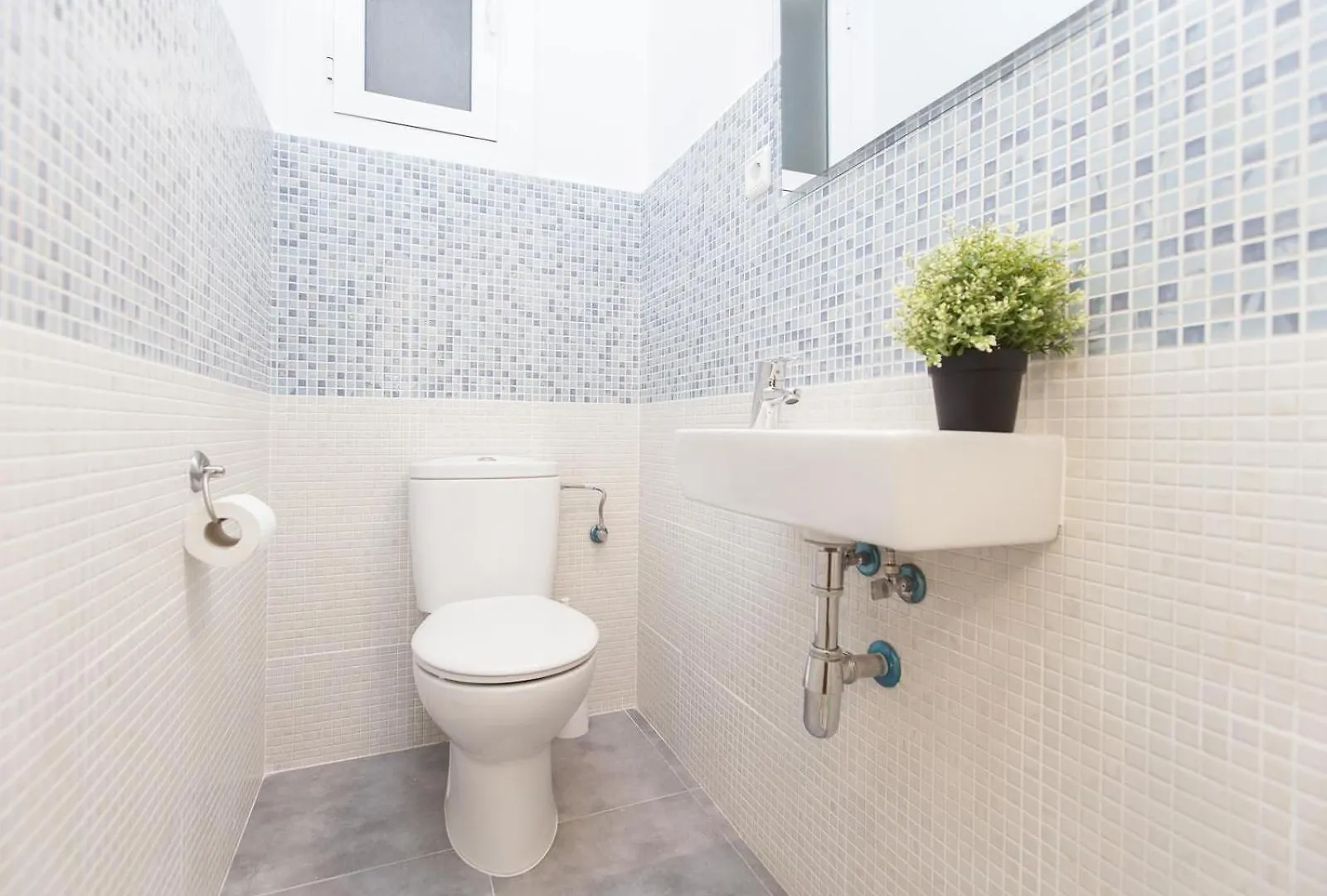 3 Bedroom Apartment Next To Plaza 바르셀로나